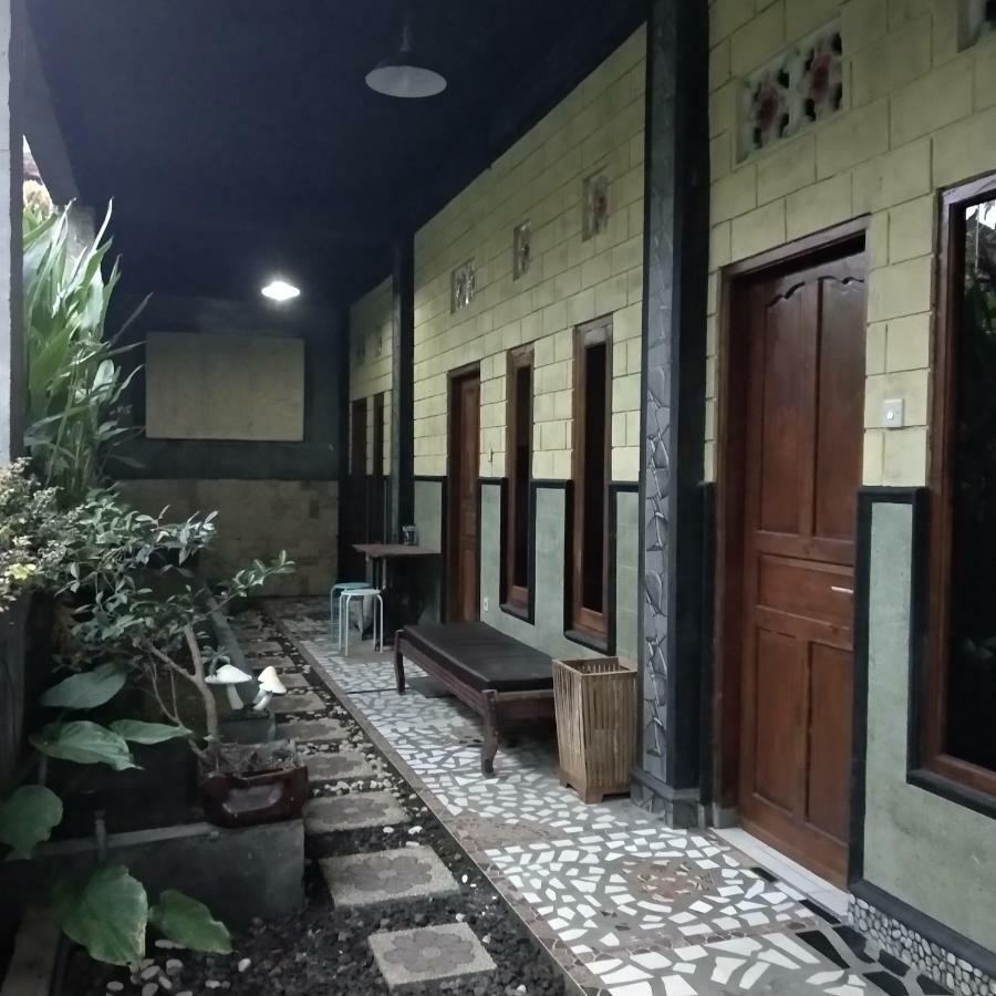 Buana Asti Homestay Selemadeg Exteriör bild